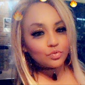 Meet your Posher, Crystal